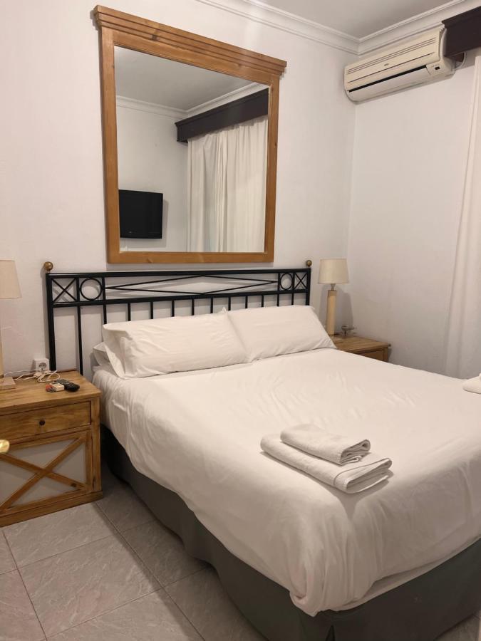 Doppel- oder Zweibettzimmer