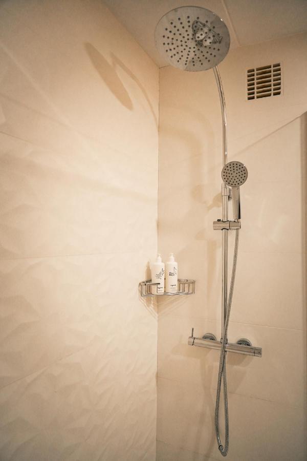 Chambre Double - Vue sur Piscine
