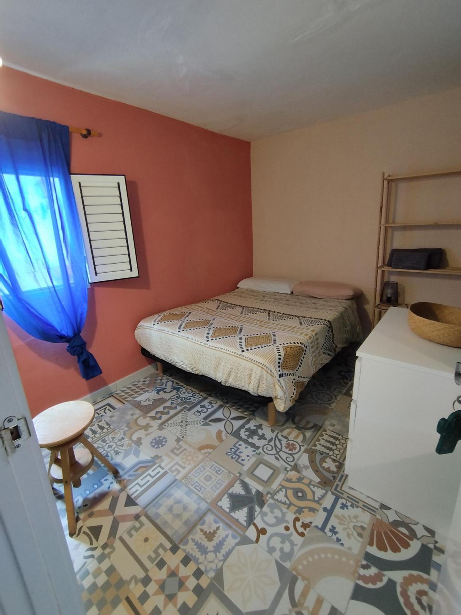 Standaard Tweepersoonskamer met Gedeelde Badkamer