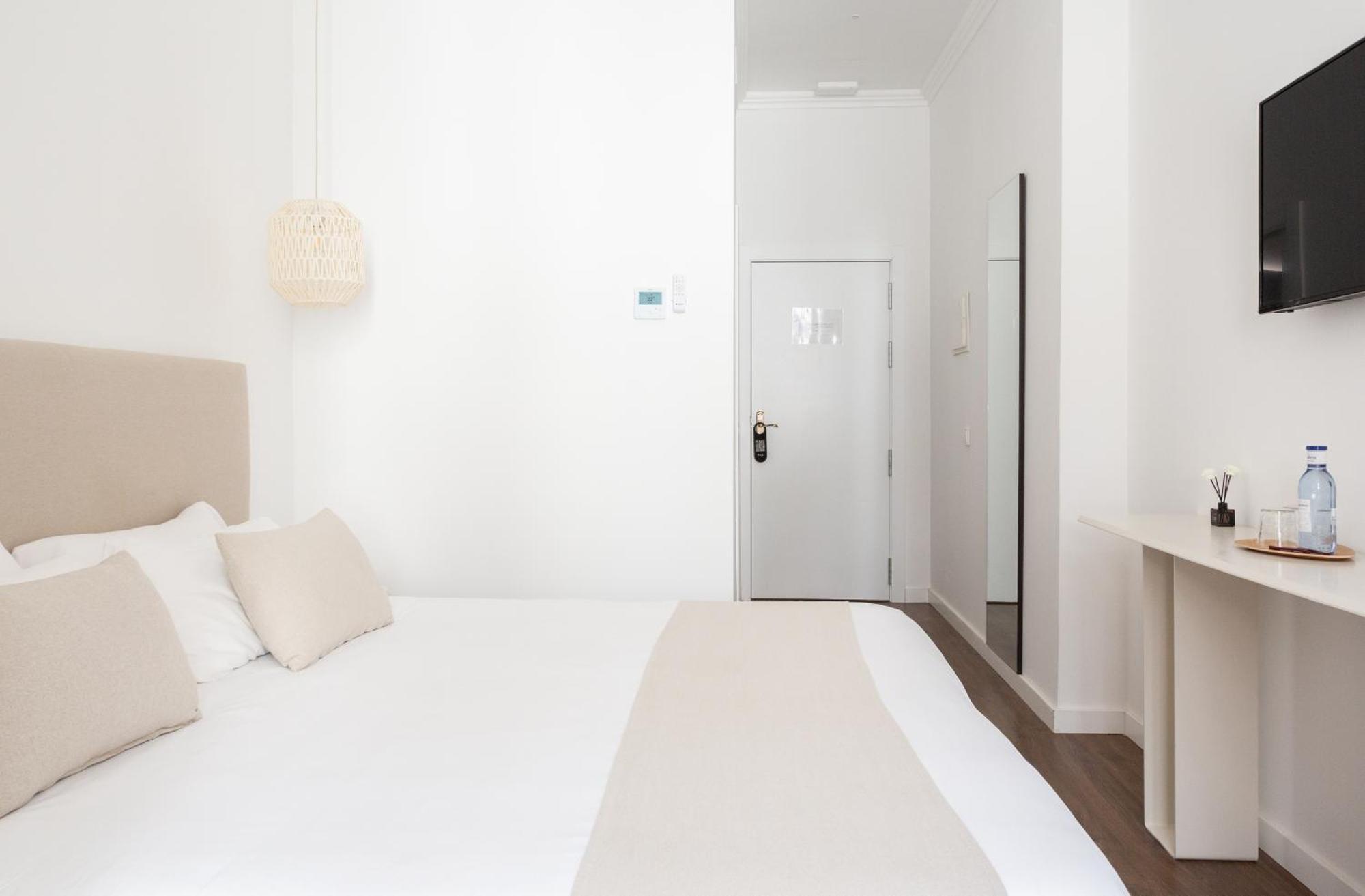 Large Double Room,1505867179:JPEG