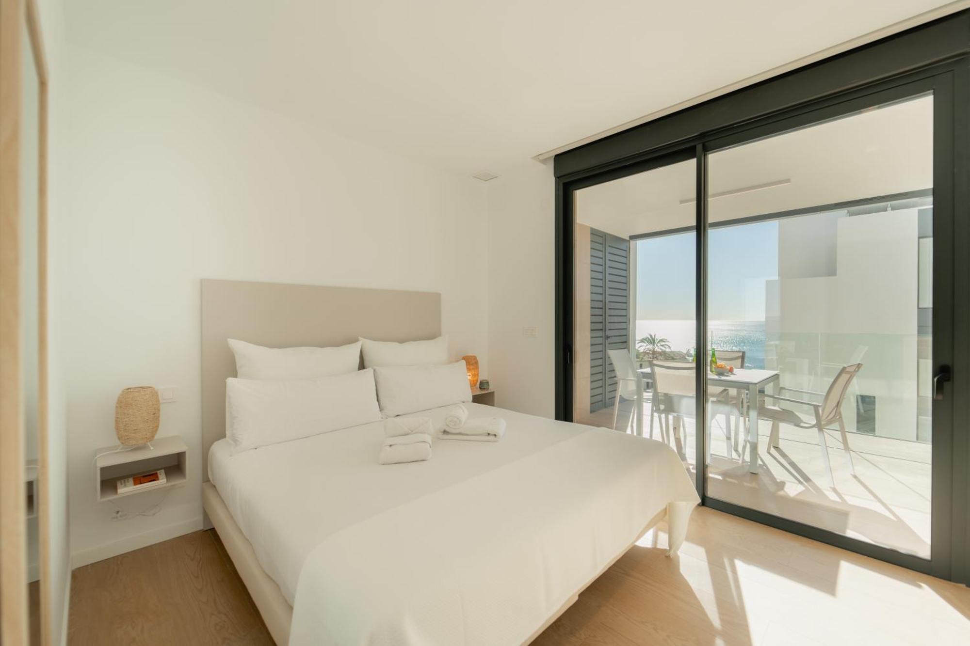 Apartamento de 1 dormitorio con vistas al mar y terraza