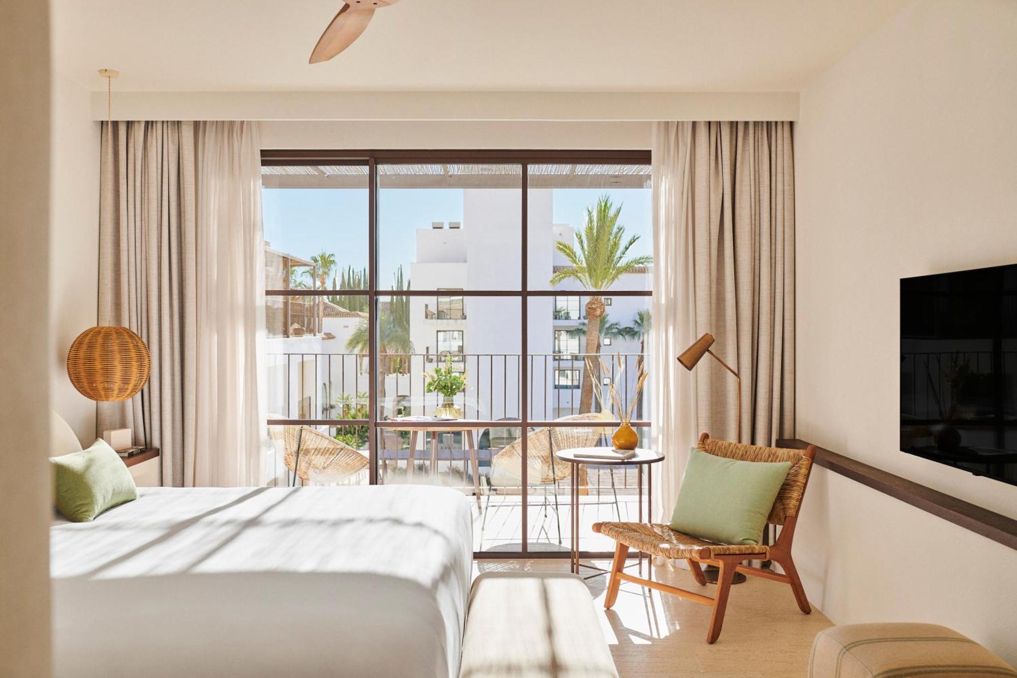 Deluxe King Room,1646979706:JPEG