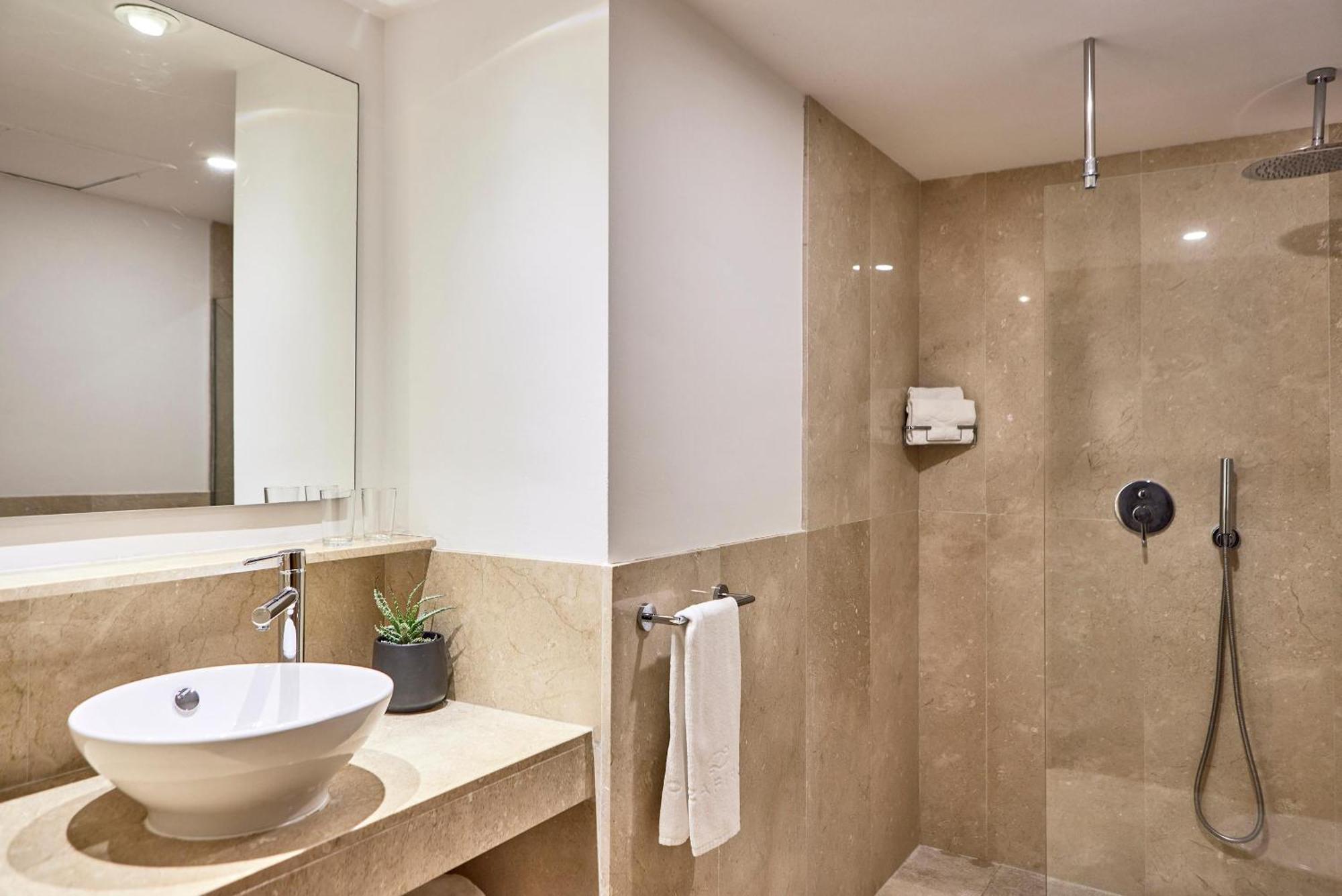 Suite mit 1 Schlafzimmer und Poolblick