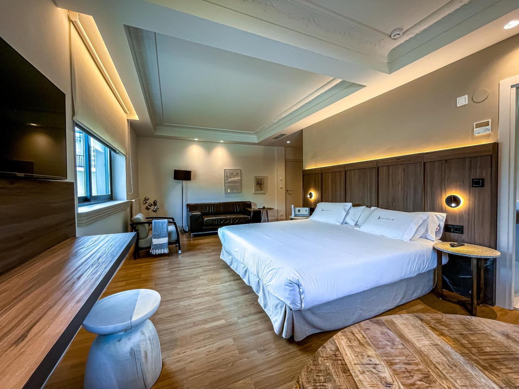 Junior Suite,1516541905:JPEG
