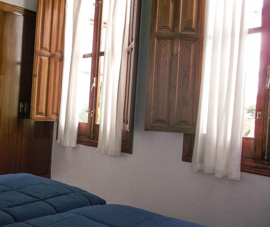 Habitación Doble con baño - 2 camas