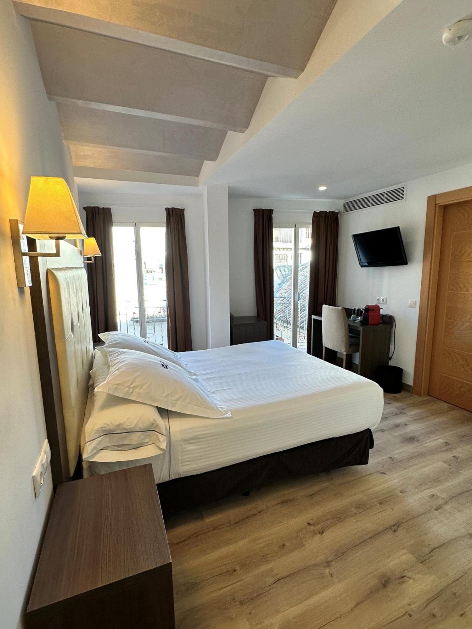 Superior Double Room,1521537754:JPEG