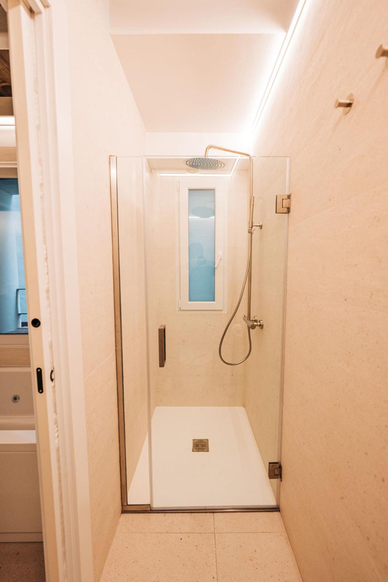 Queen Suite Spa Bath