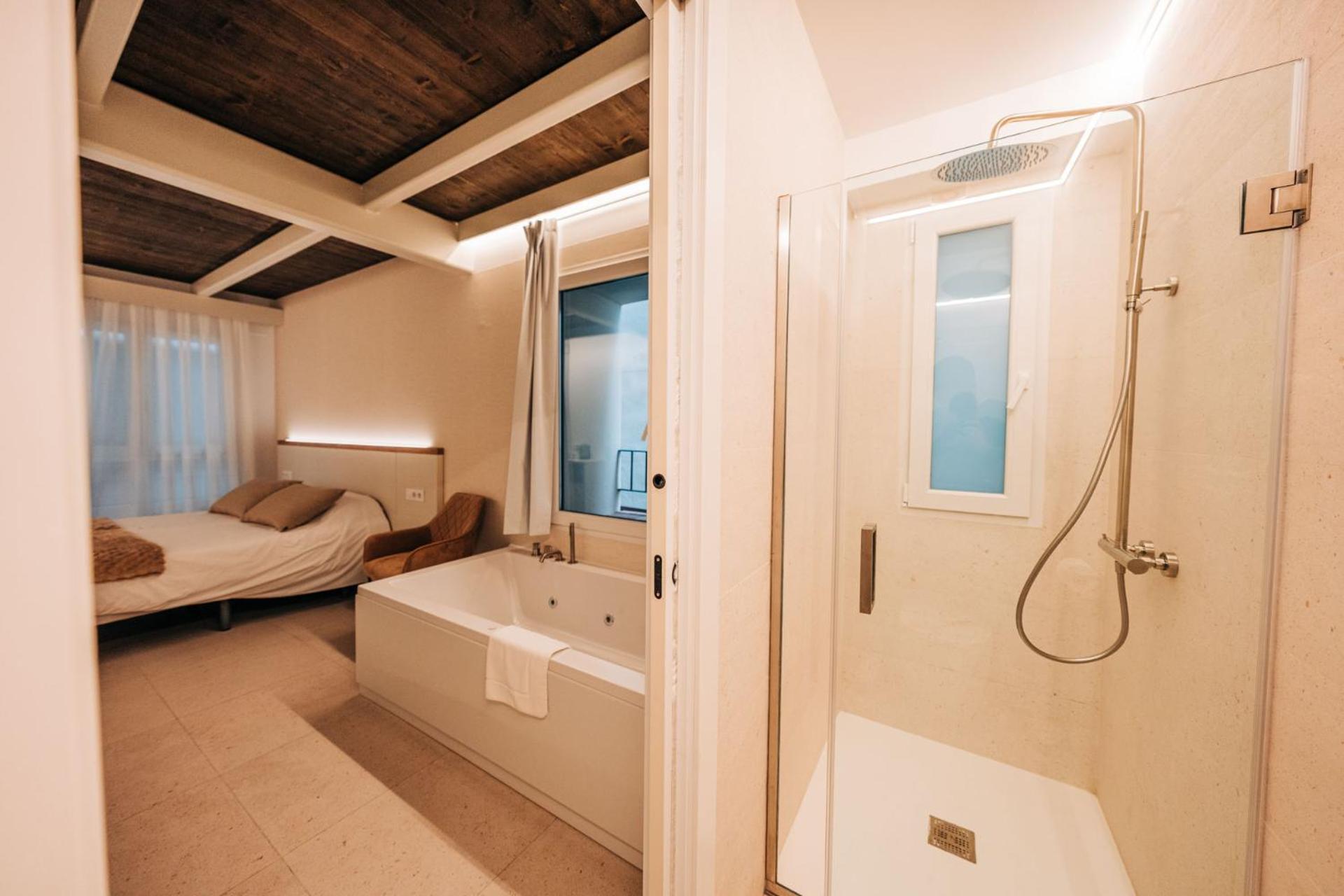 Queen Suite Spa Bath