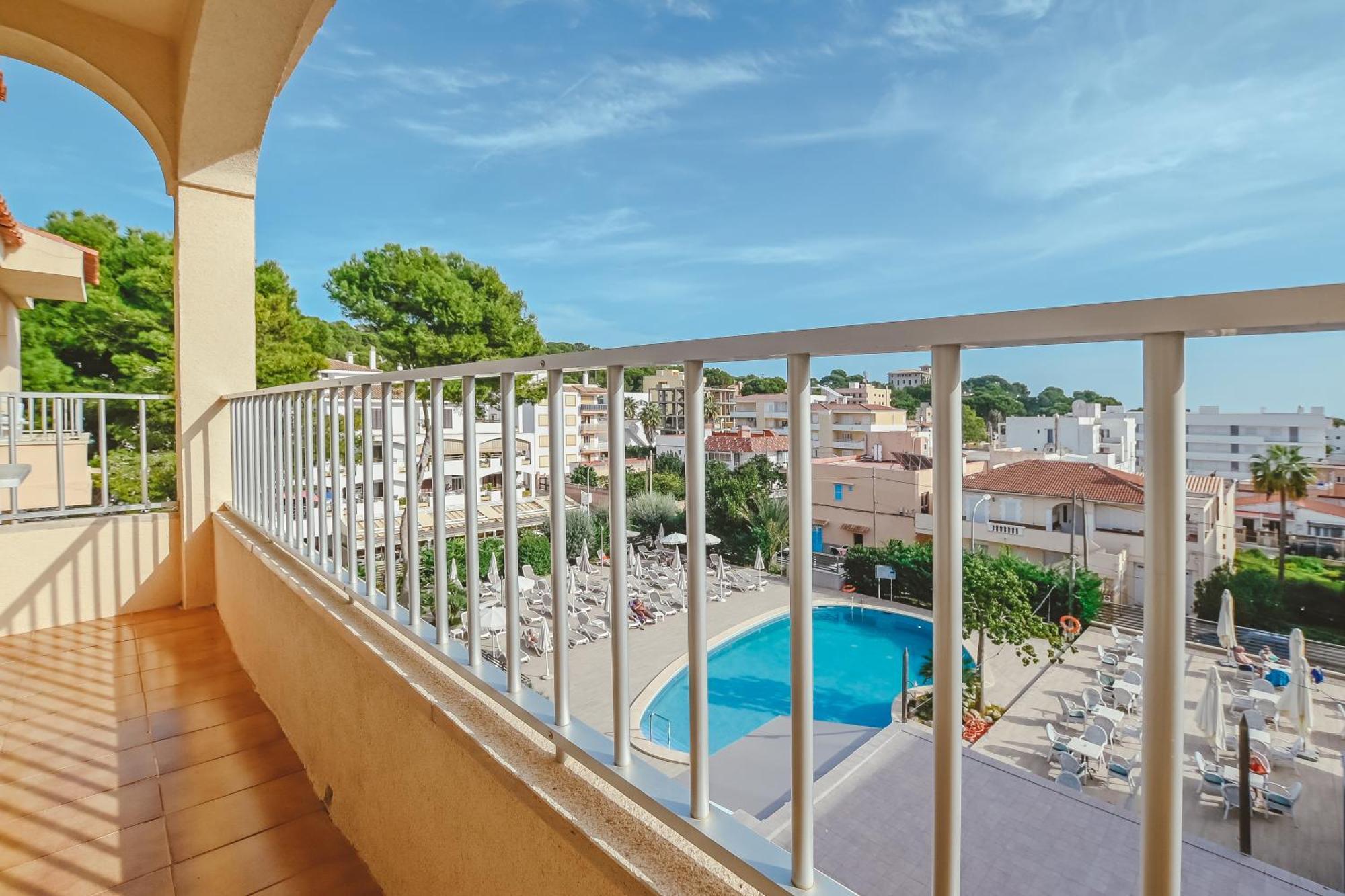 Studio Balcony,1526716288:JPEG