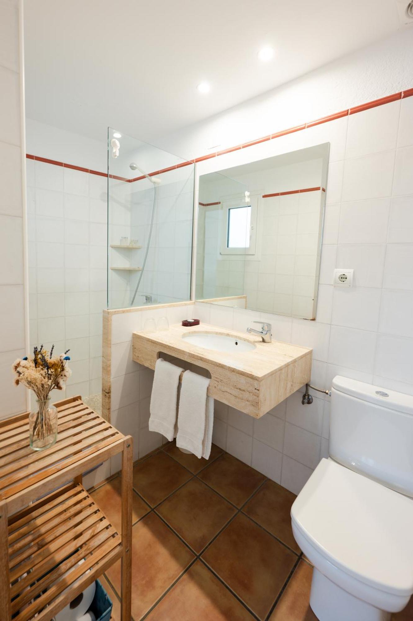 Twin Room Private Bathroom