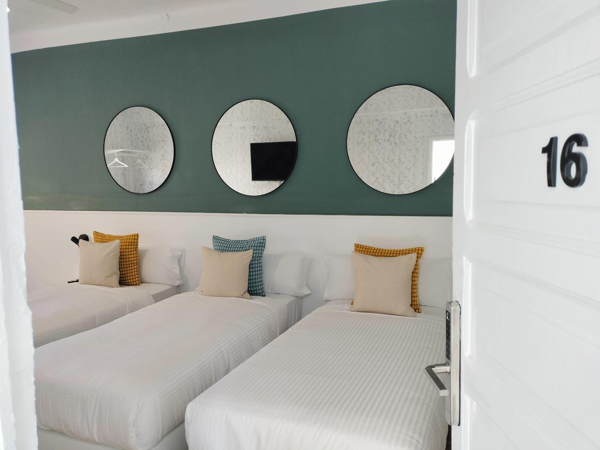 Triple Room,1529974399:JPEG