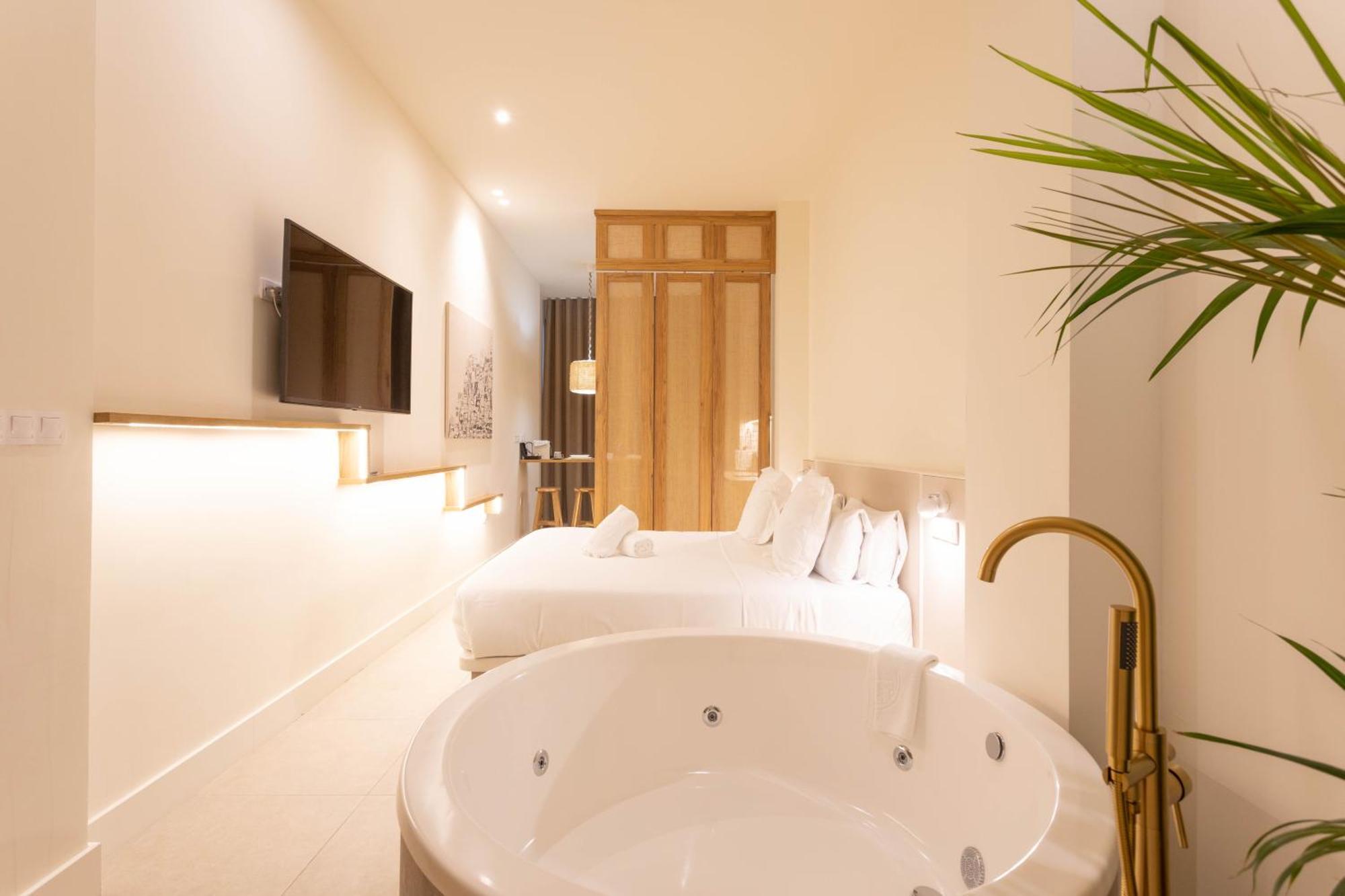 Double Room Jacuzzy,1530954505:JPEG