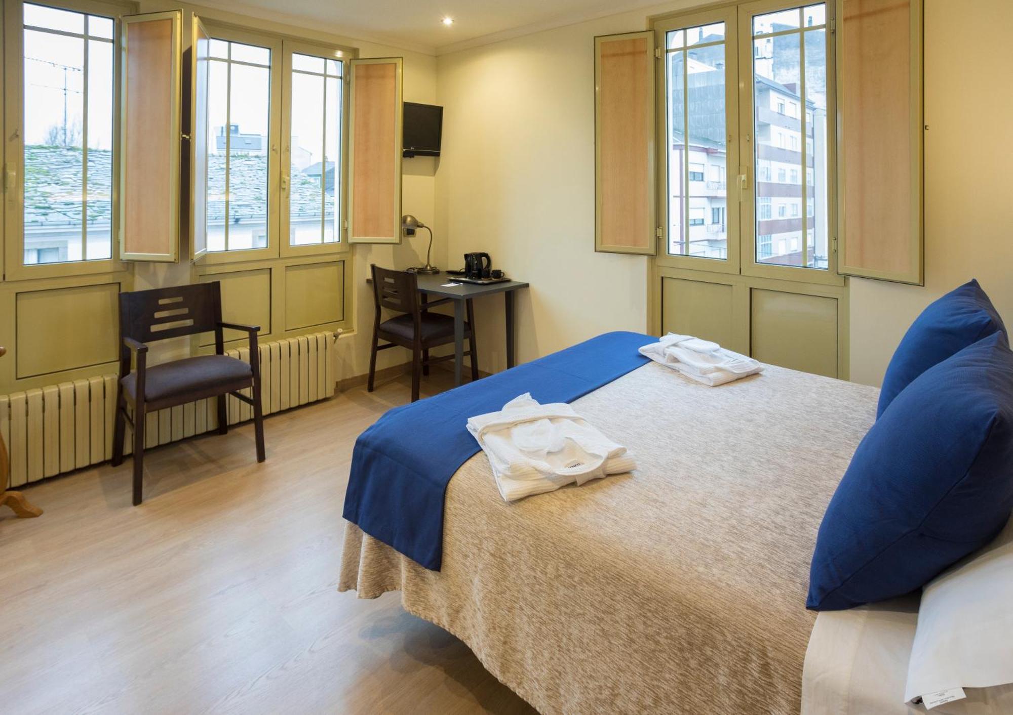 Double Room,1531097488:JPEG