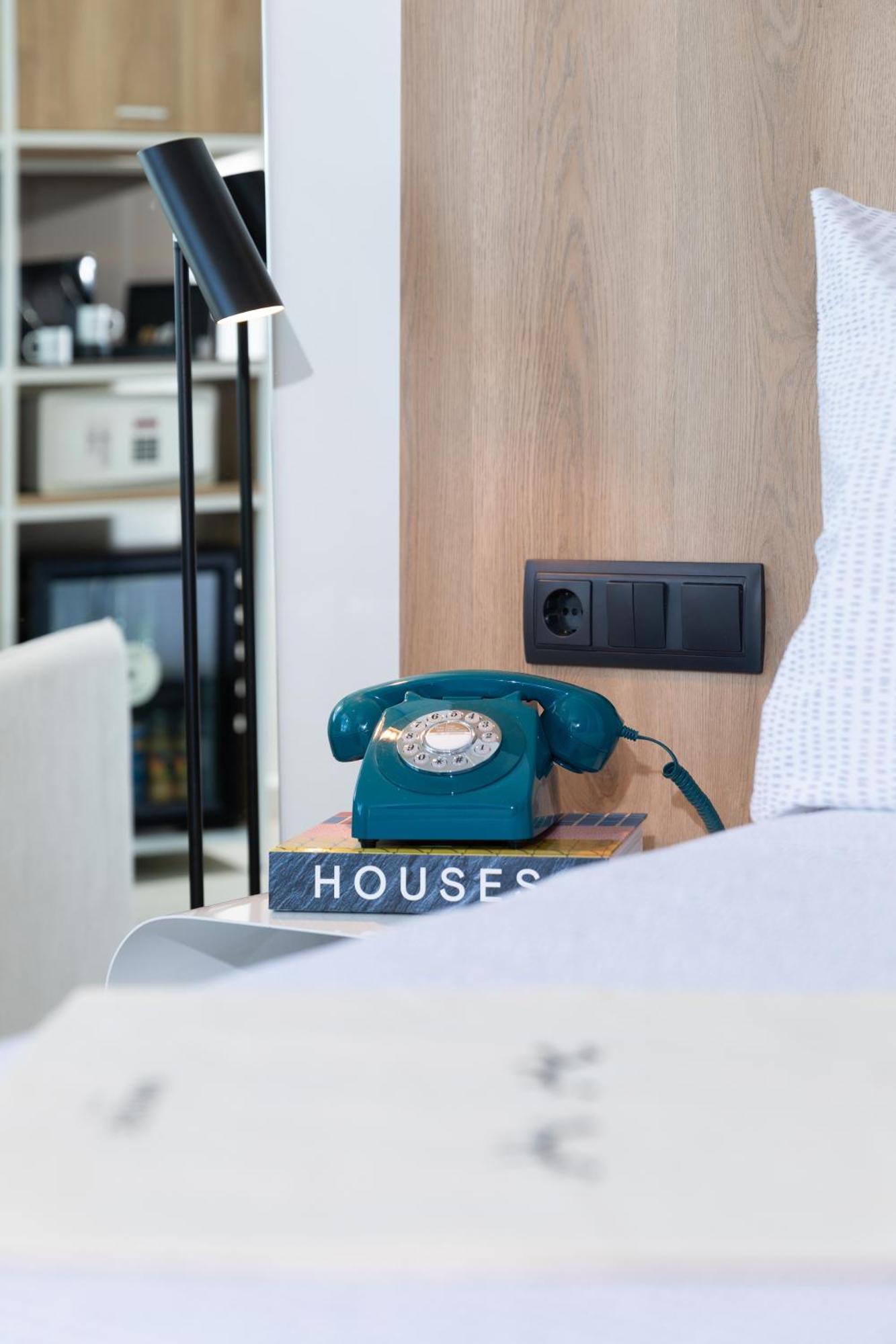 The Studio Frontal Sea View,1535732059:JPEG