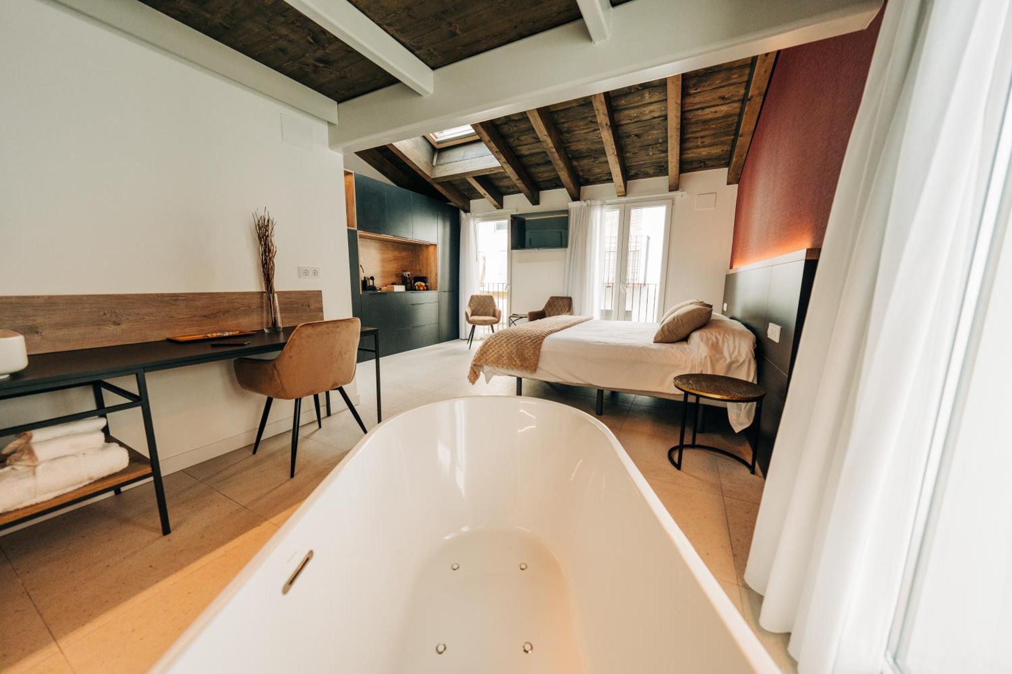Queen Suite Spa Bath