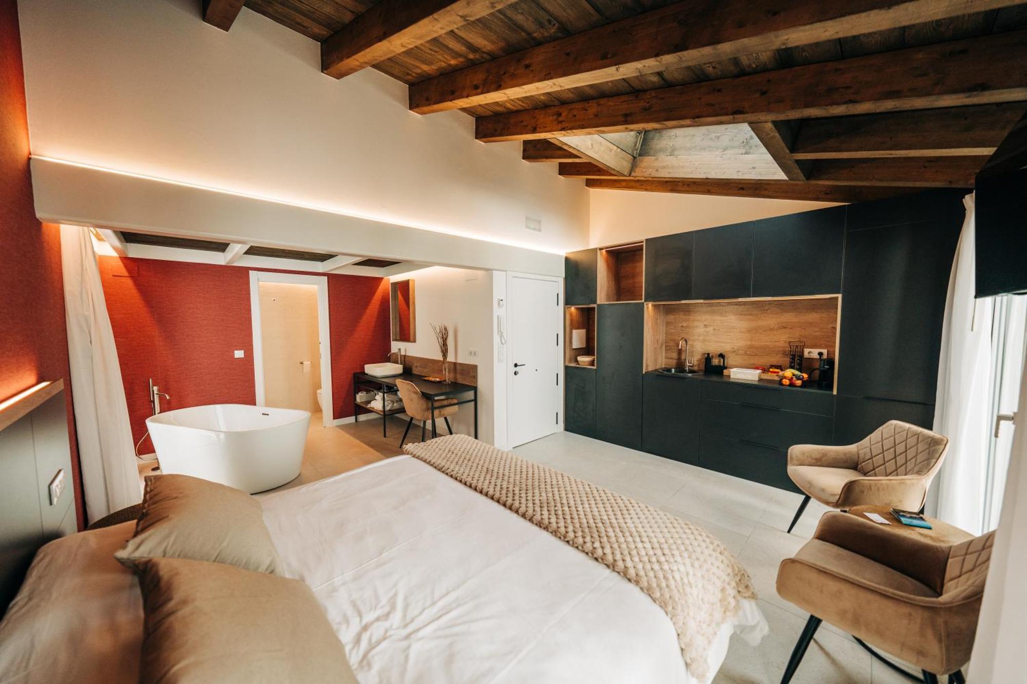 Queen Suite Spa Bath