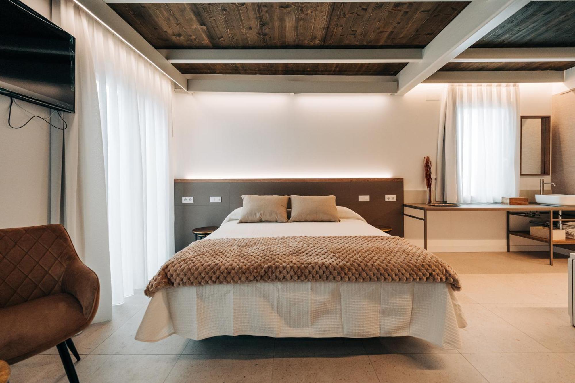 Queen Suite Spa Bath