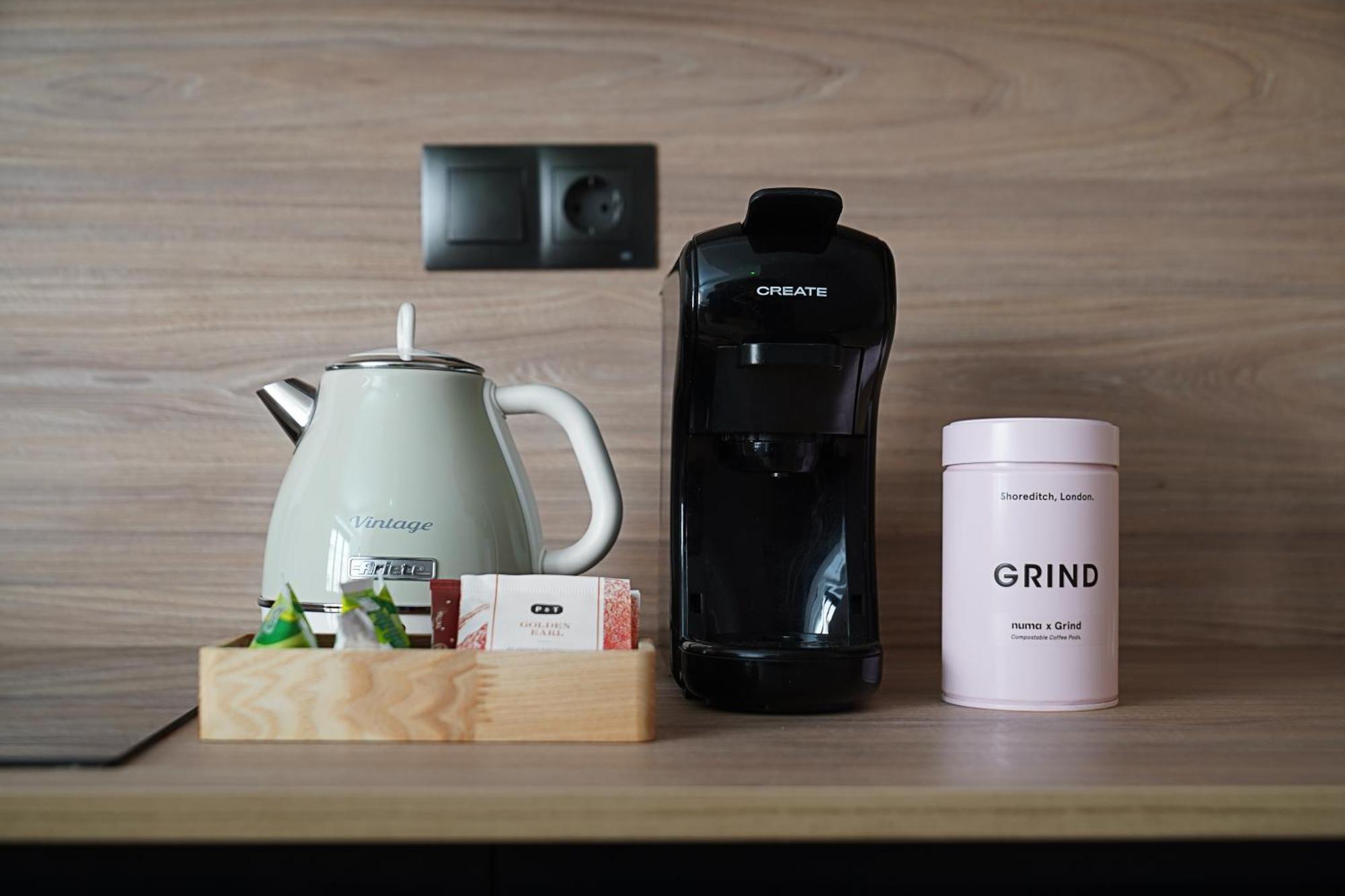Medium Studio Kitchenette