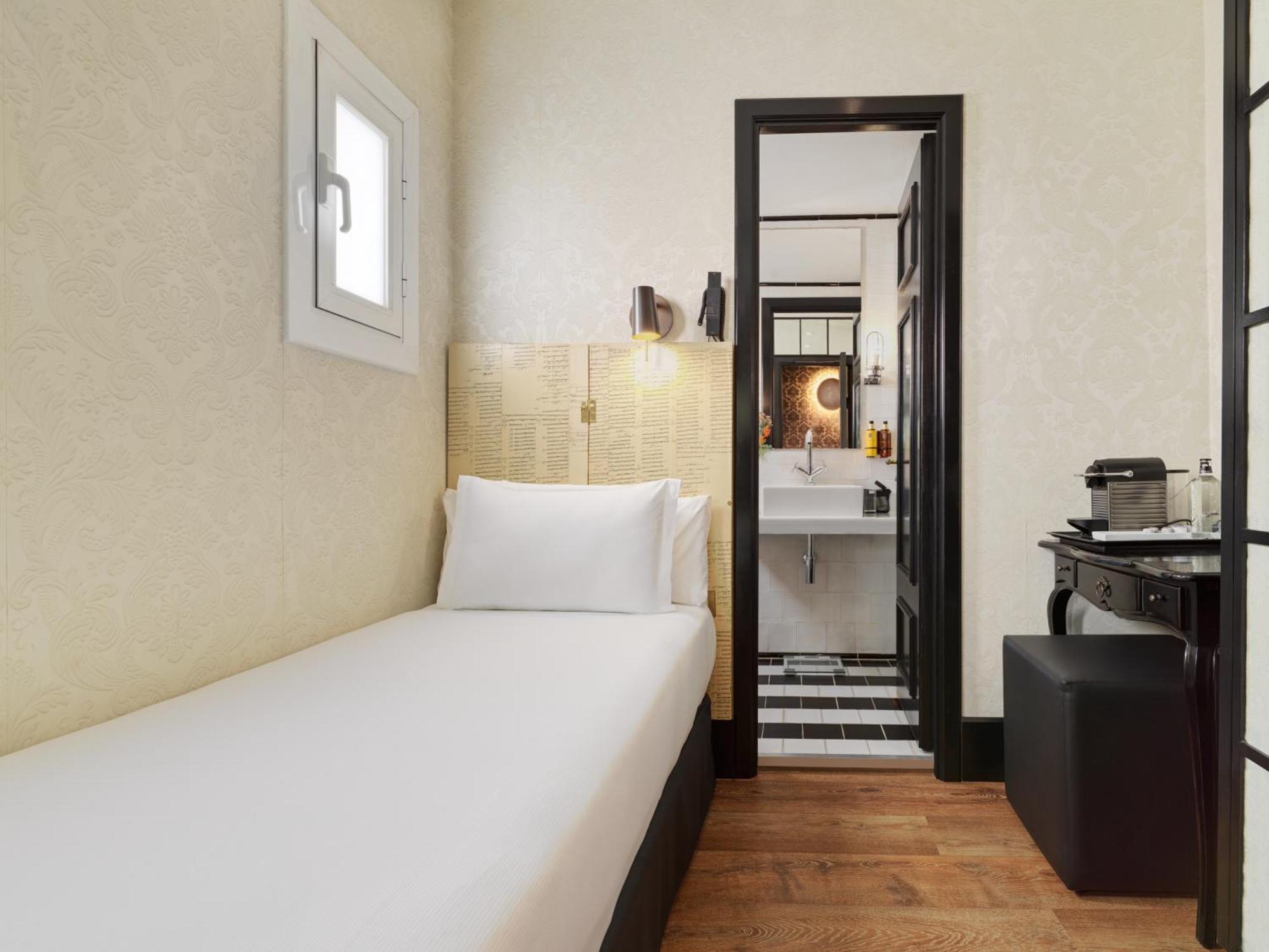 Single Room,1541541412:JPEG