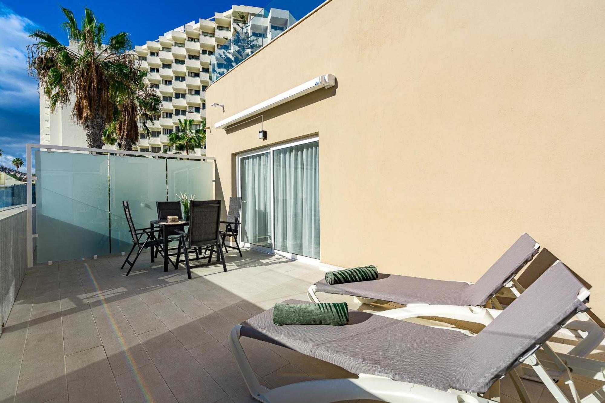 Apartamento con vistas a la piscina