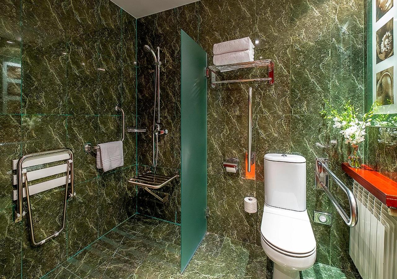 Twin Room,1586104481:JPEG