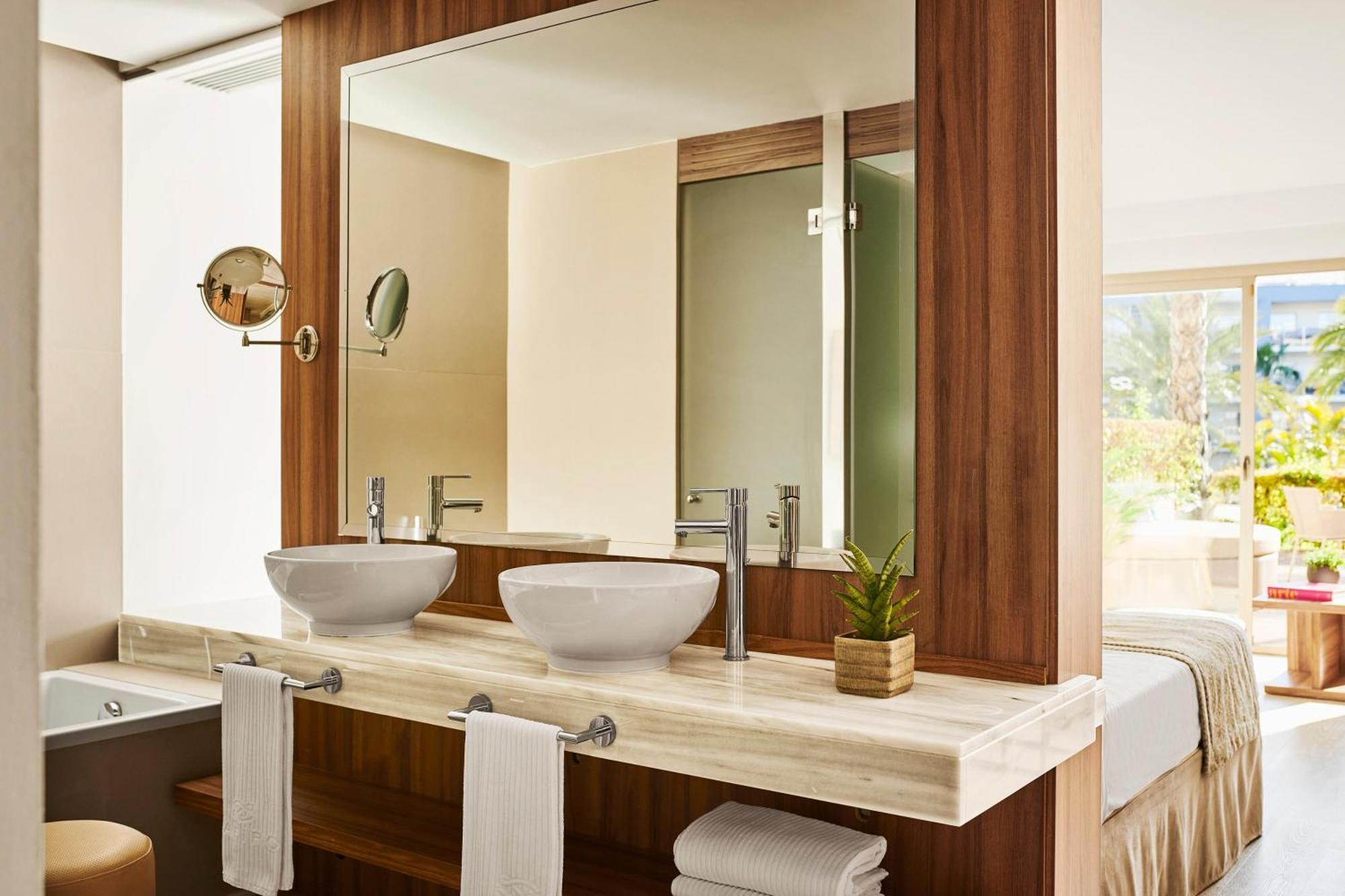 Junior Suite mit Poolblick
