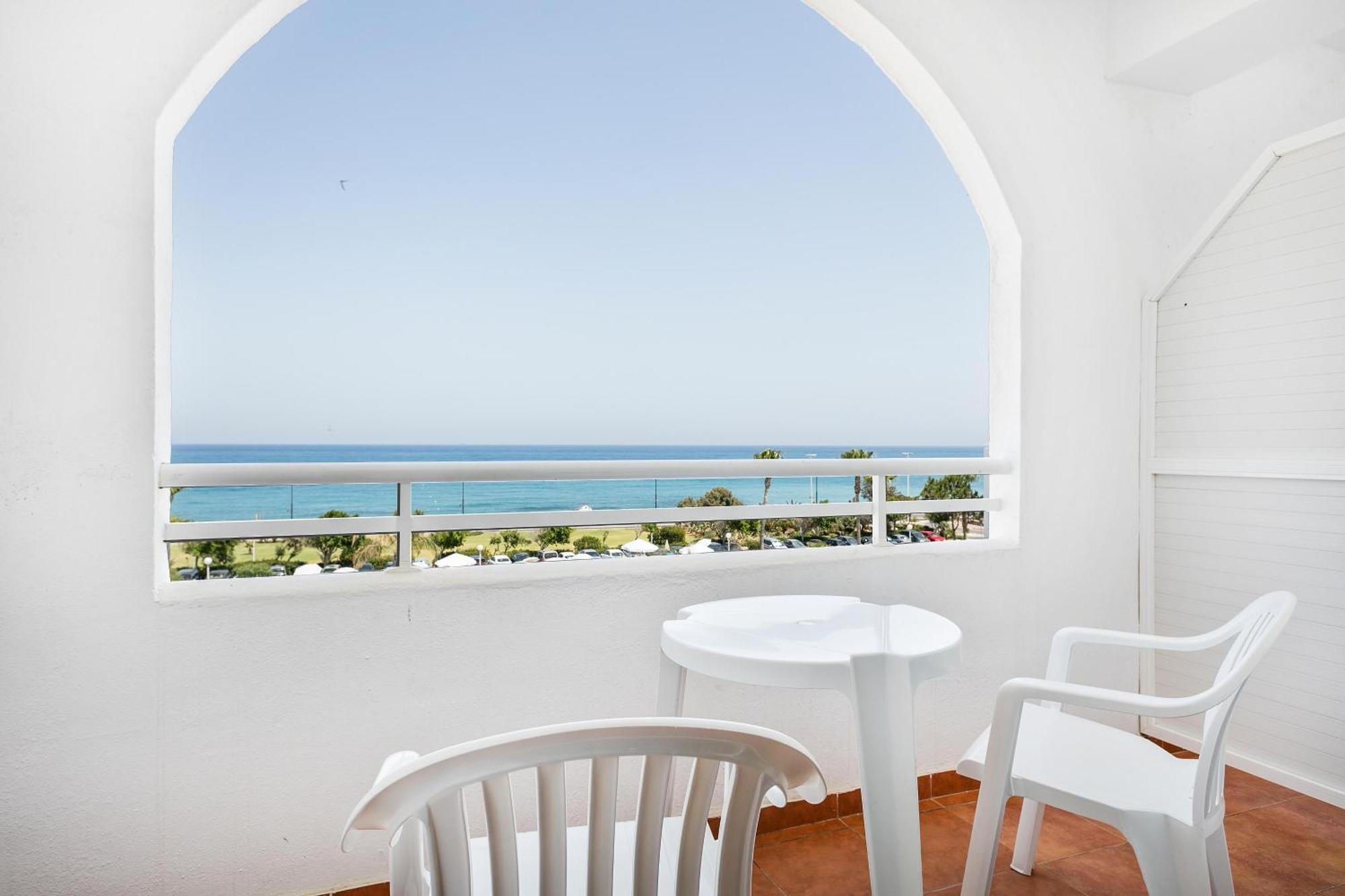 Standard Double Room with Sea View (2 Adults + 2 Children)