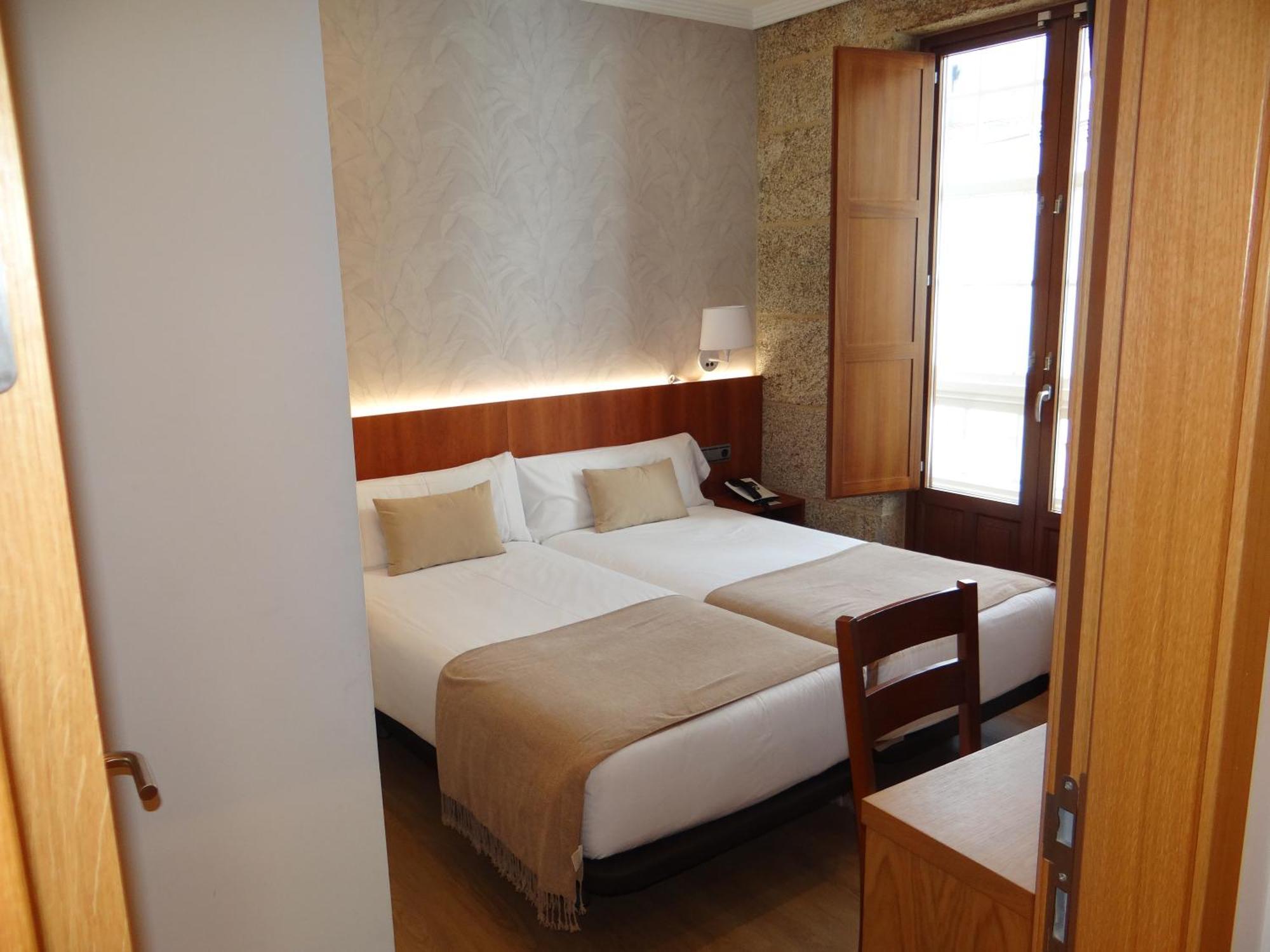 Twin Room,1546906426:JPEG