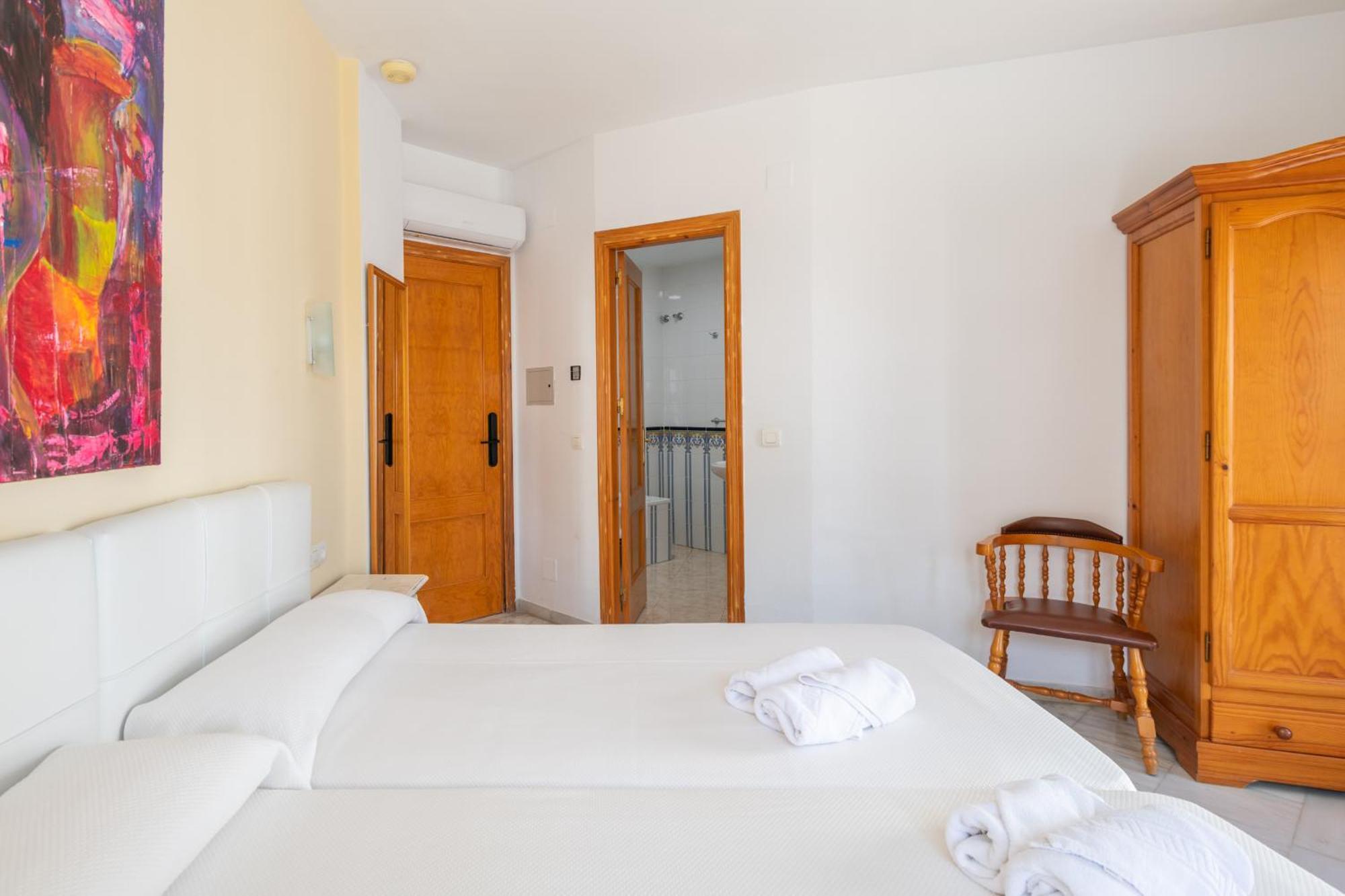 Budget Double Room,1548085849:JPEG