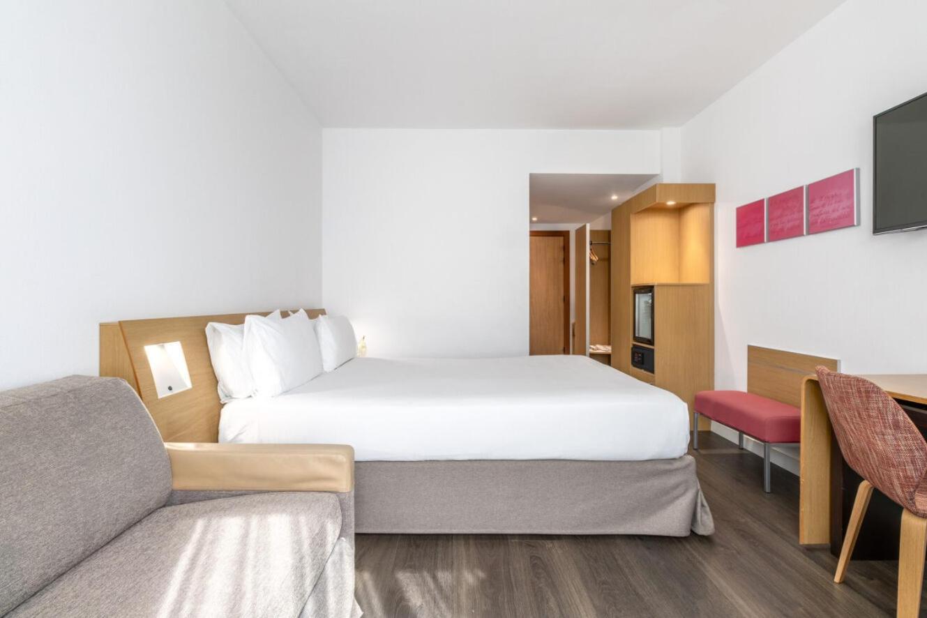 Two Connecting Double Rooms