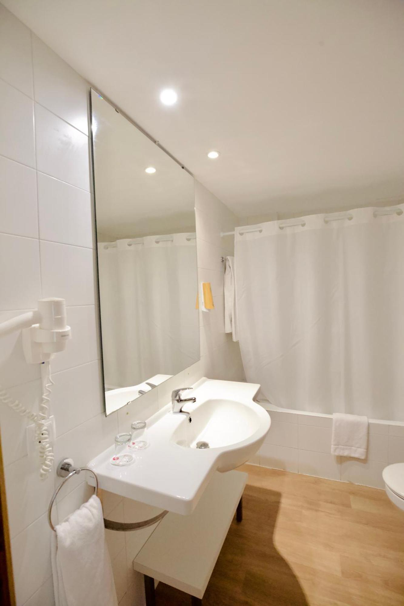 Double Room with Balcony,1550488852:JPEG