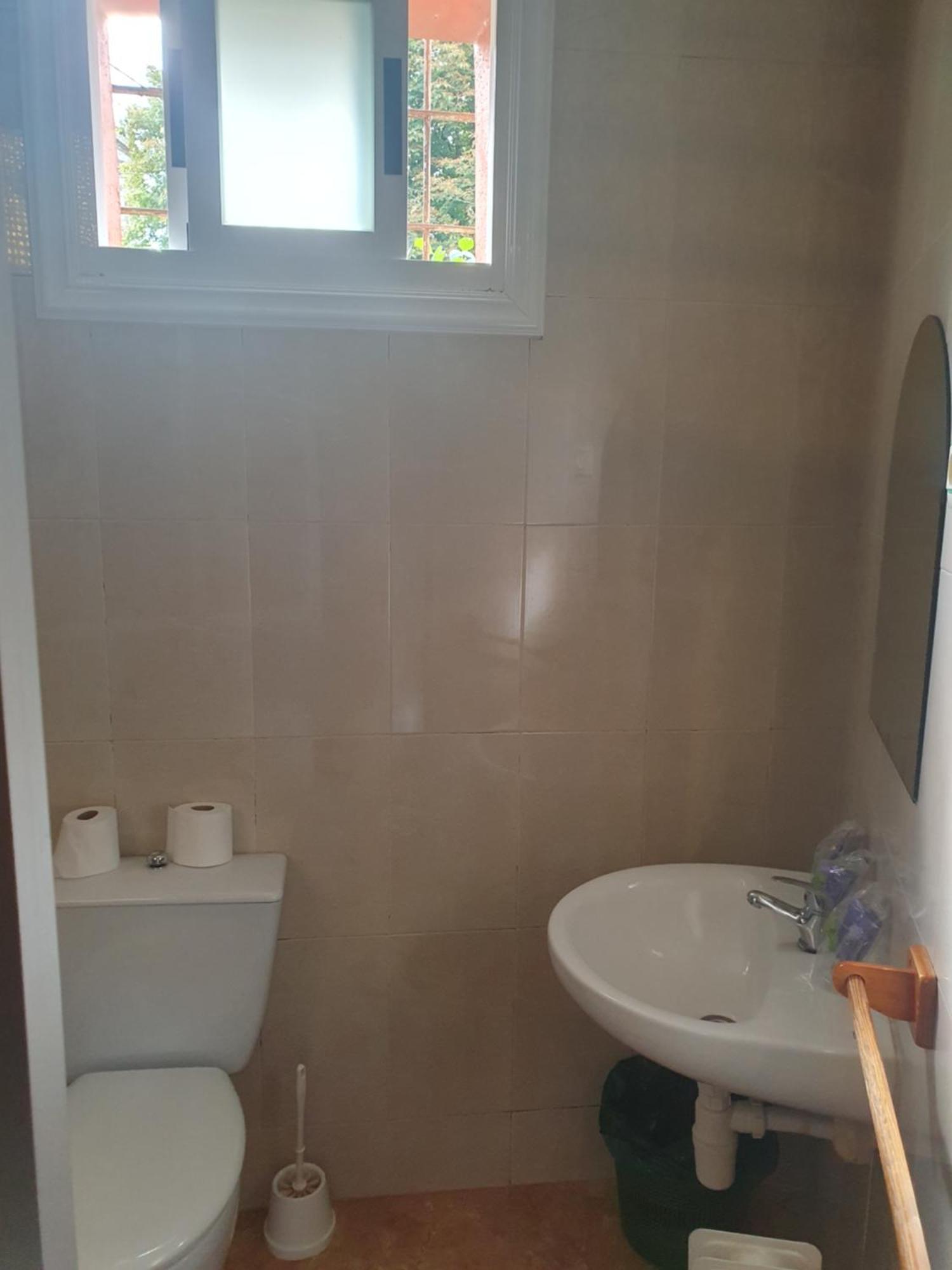 Habitación Doble Económica con ventana pequeña