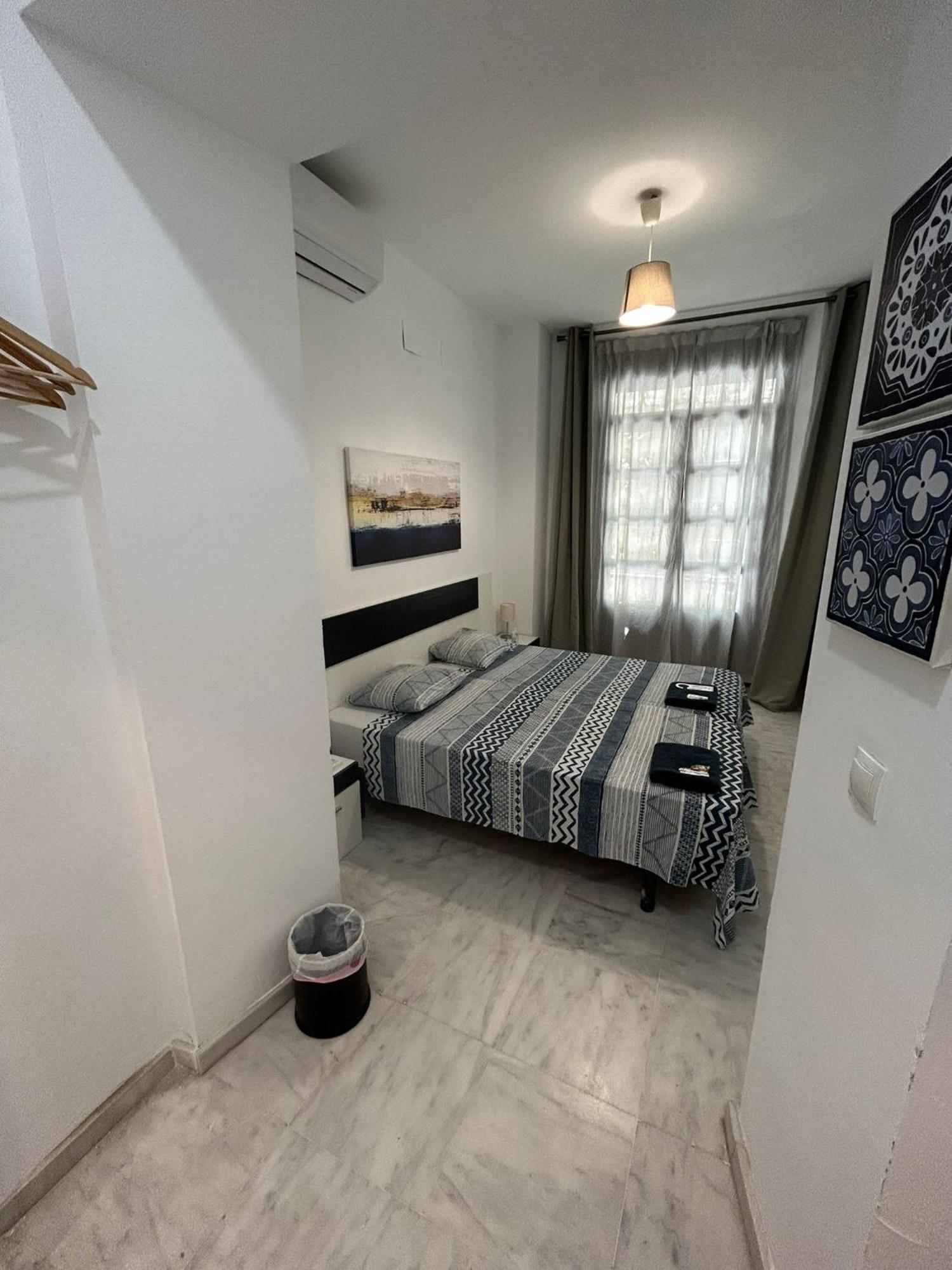 Twin Room Private Bathroom