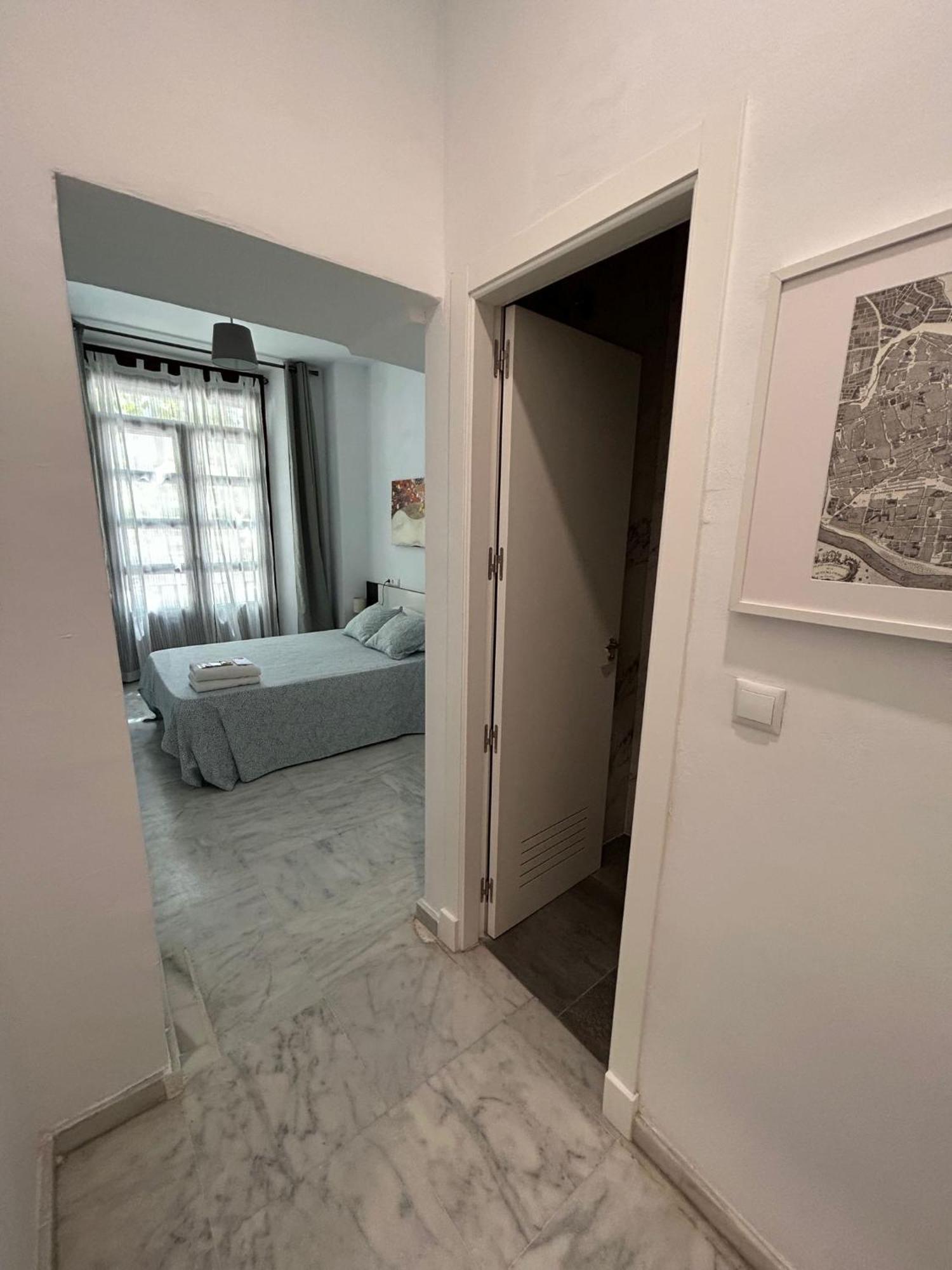 Double Room Private Bathroom