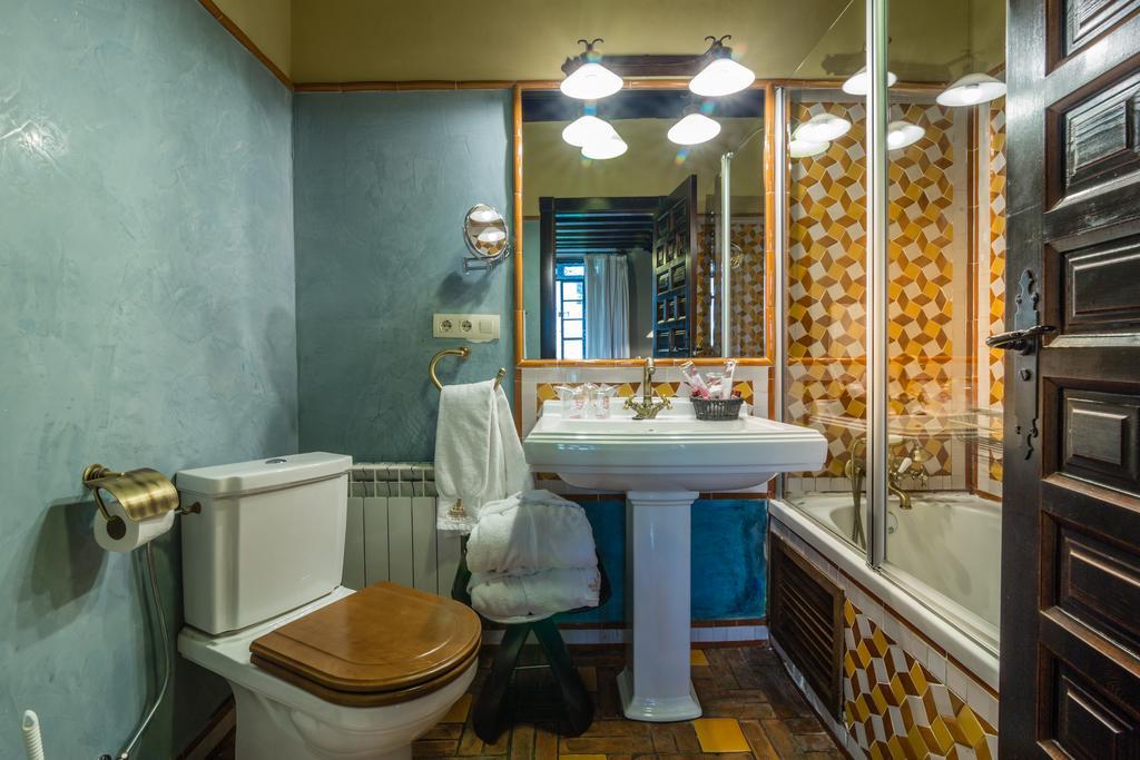 Deluxe Double Room with Alhambra Views,185123274:JPEG