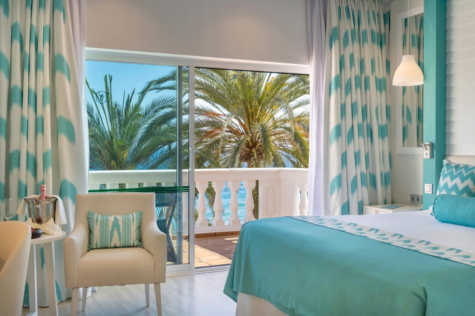 Premium Triple Room with Sea View,1554159034:JPEG