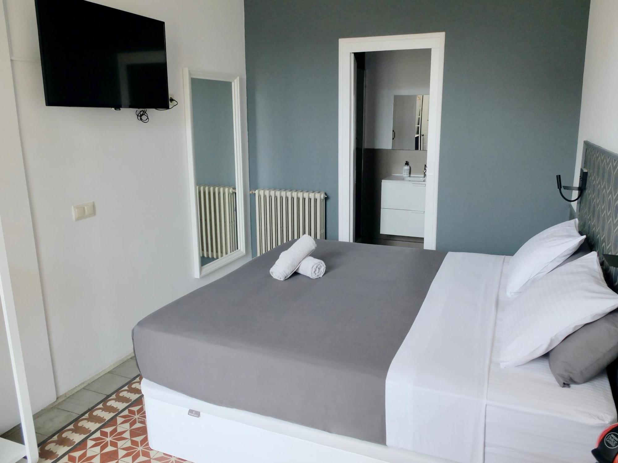 Double Room with Private Bathroom