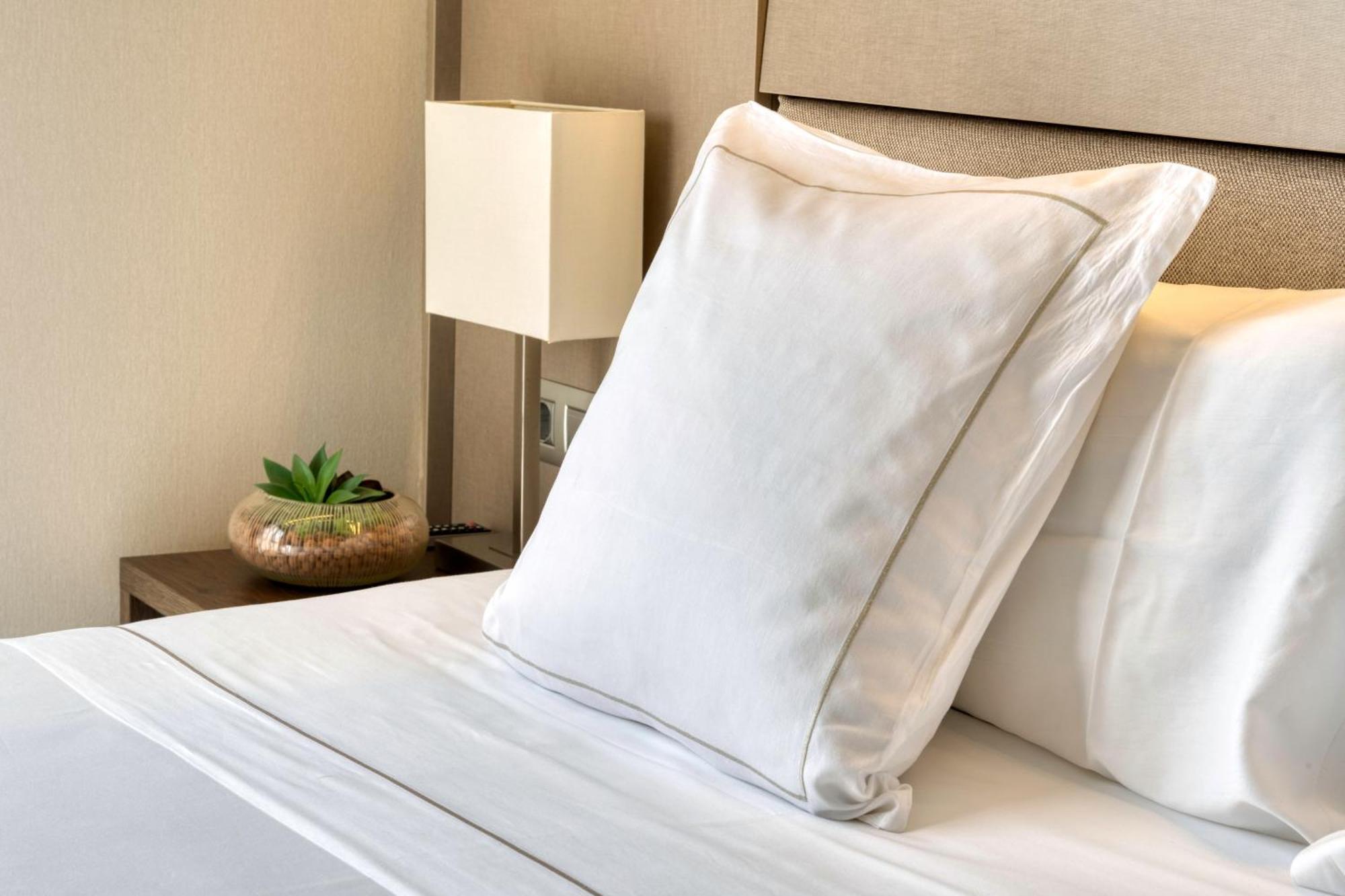 Quarto com Cama de Casal ou 2 de Solteiro
