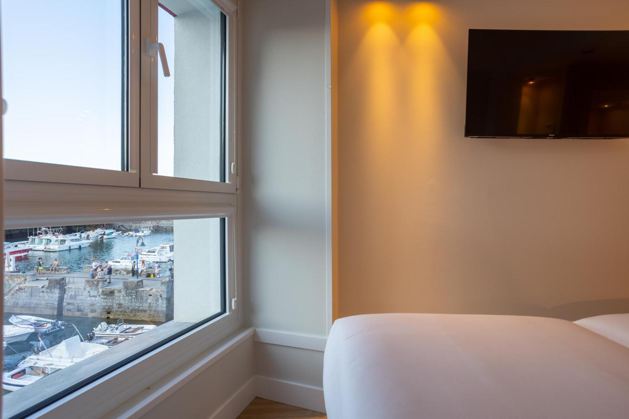 Appartement 2 Chambres avec Balcon et Vue sur la Mer