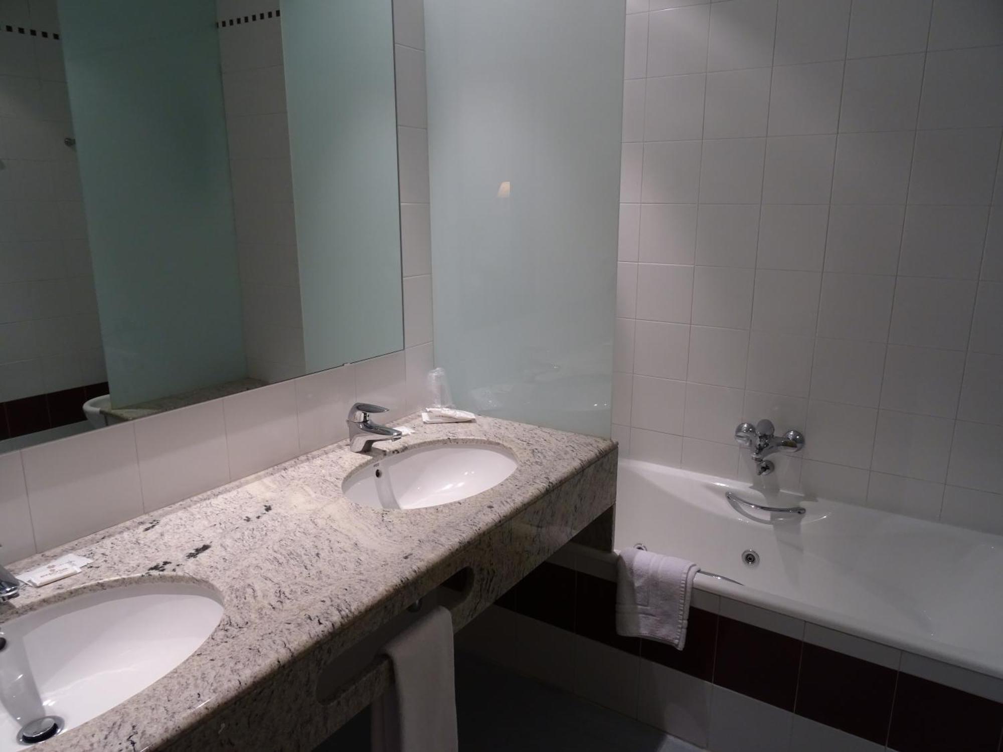 Junior Suite,1558293286:JPEG