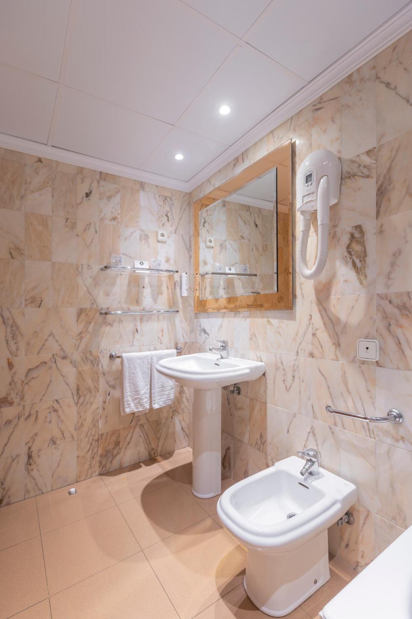 Standard Double Room,1566908396:JPEG