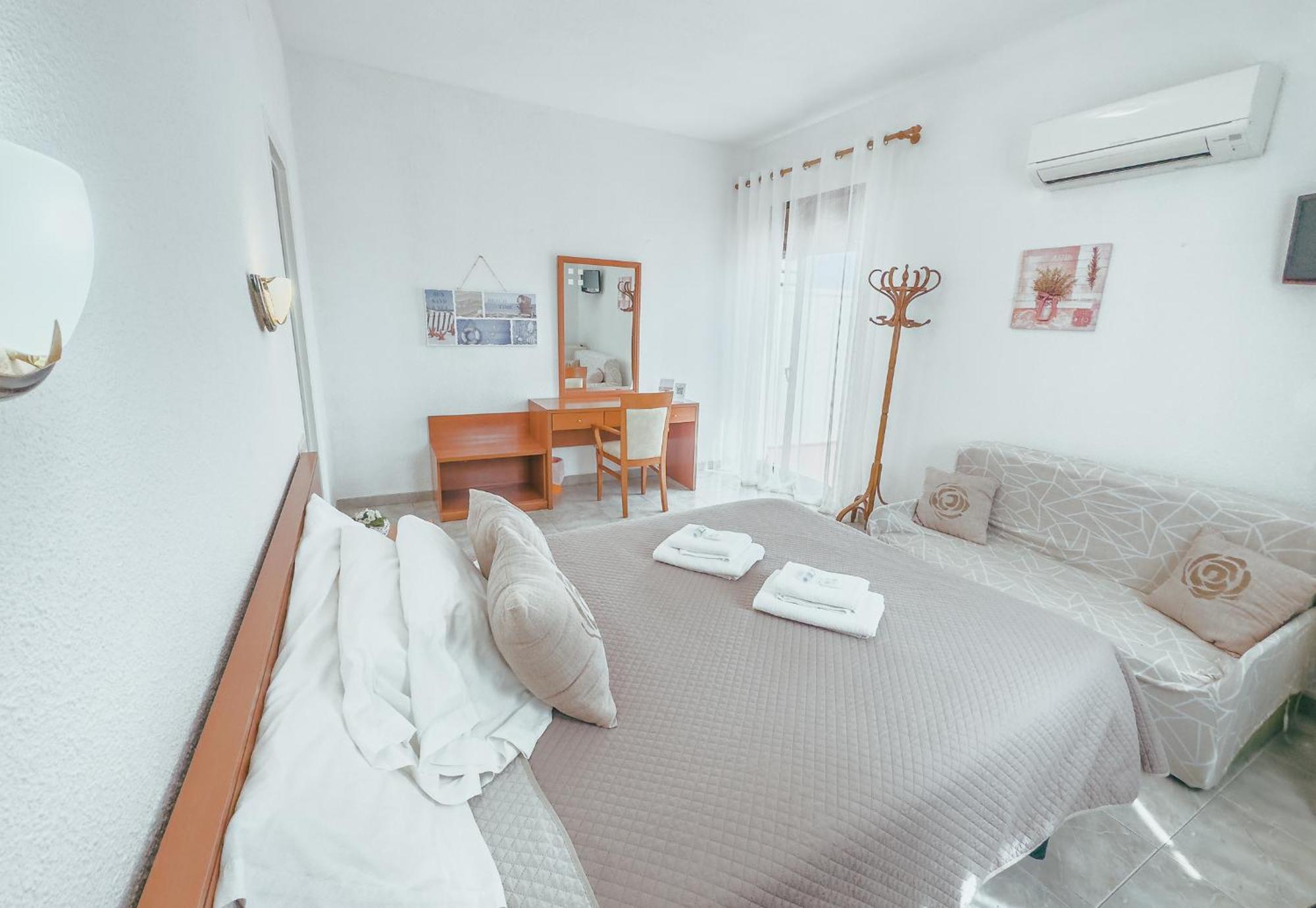Deluxe Queen Room