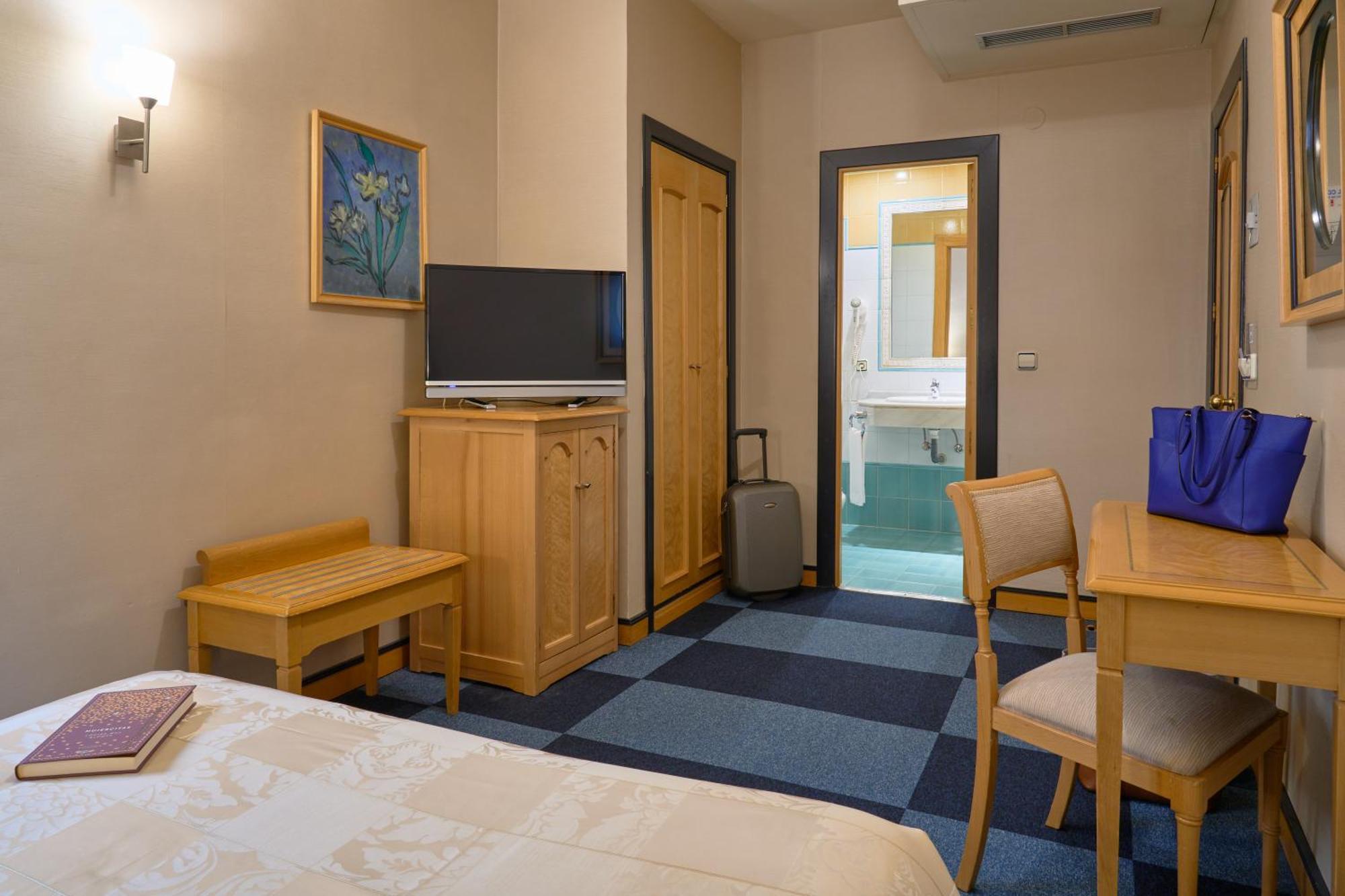 Queen Room