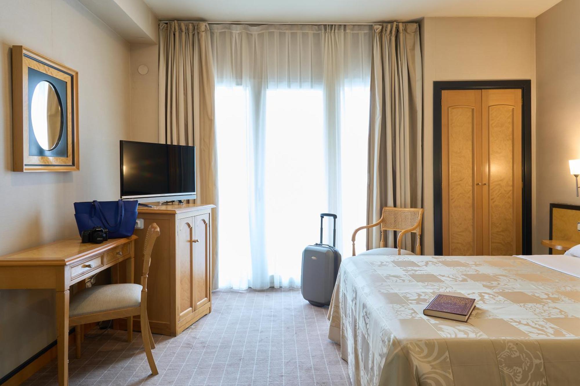 Double or Twin Room Terrace