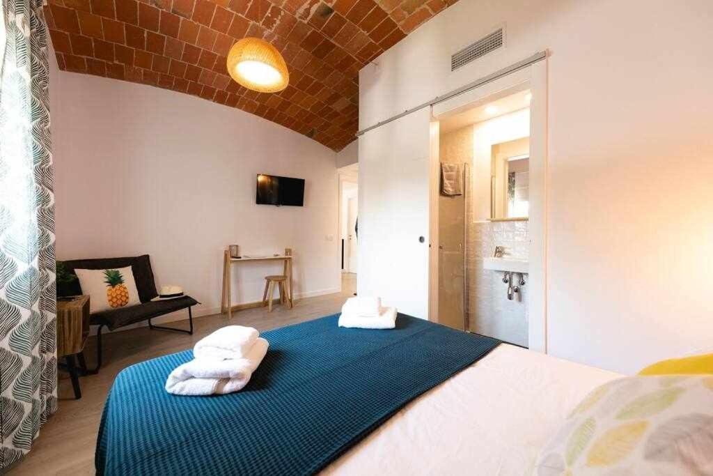 Deluxe Double Room Shower