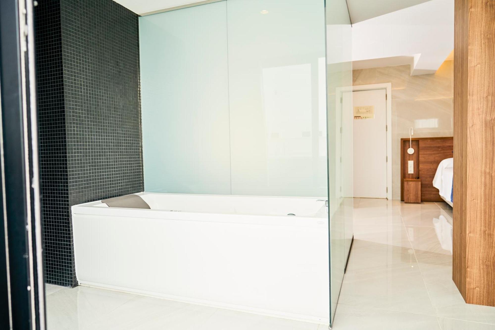 Junior Suite Outdoor Jacuzzi
