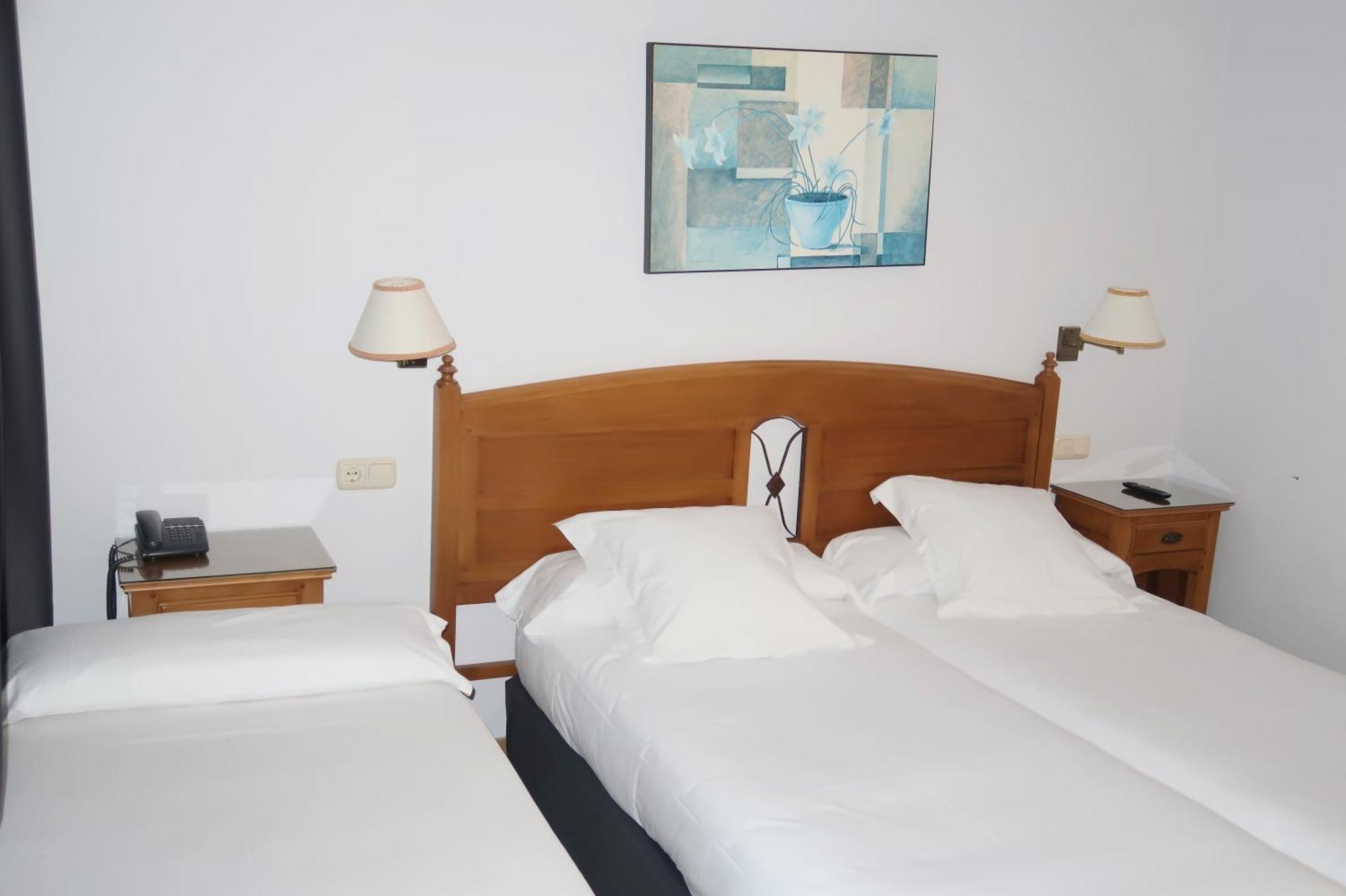 Double or Twin Room Sea View