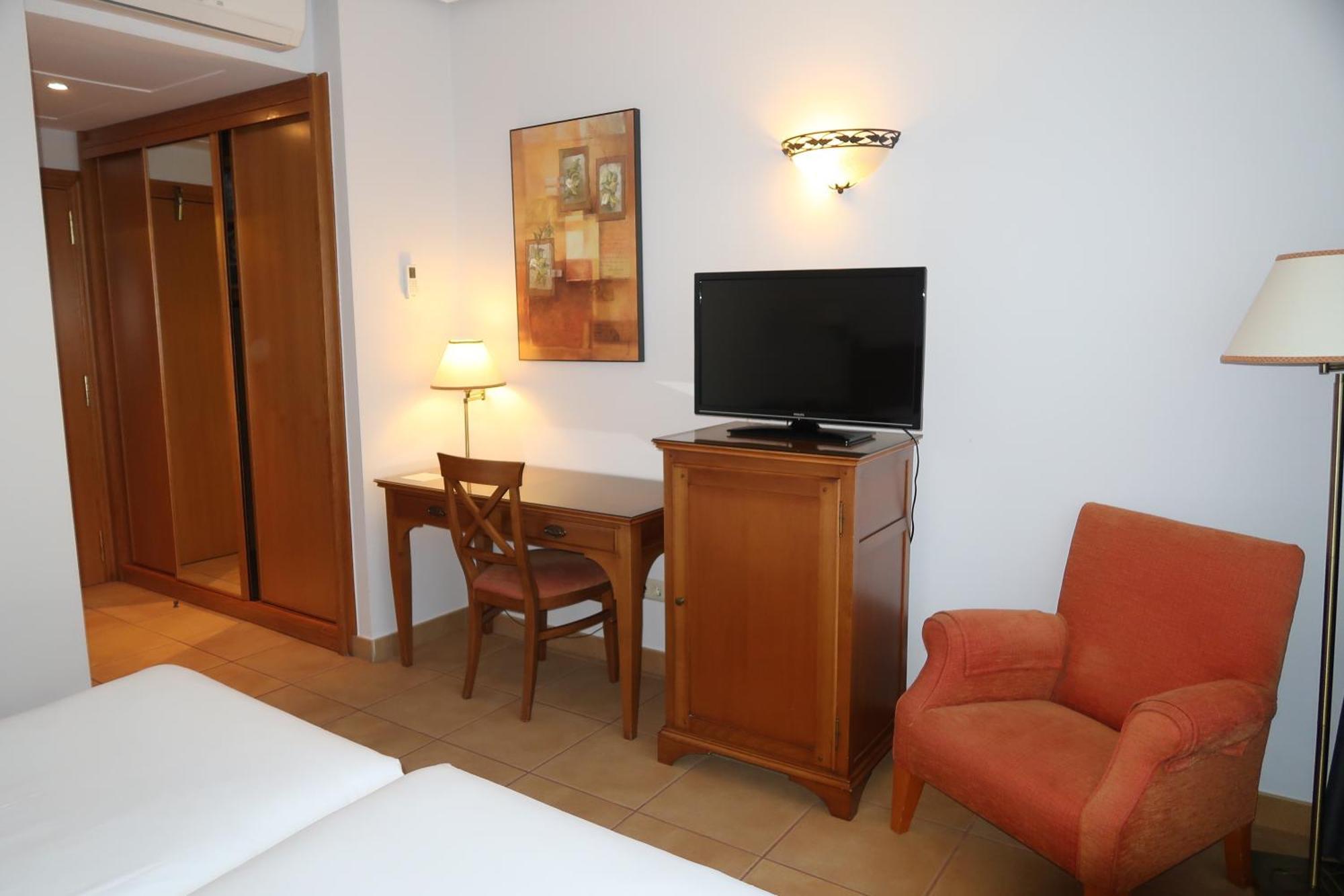 Double or Twin Room Sea View
