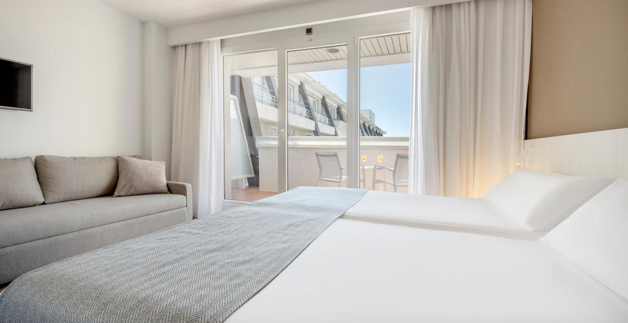 Standard Twin Room Sea View