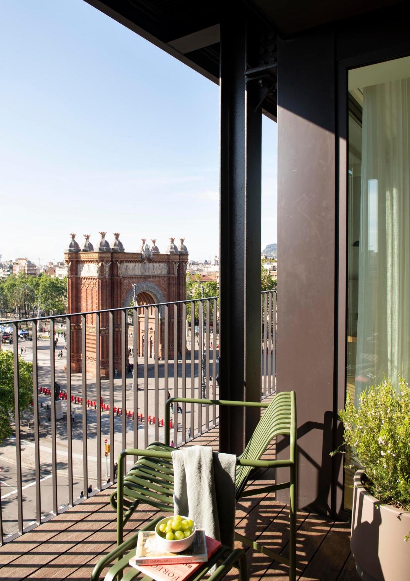 Two-Bedroom Apartment with Balcony Panoramic View